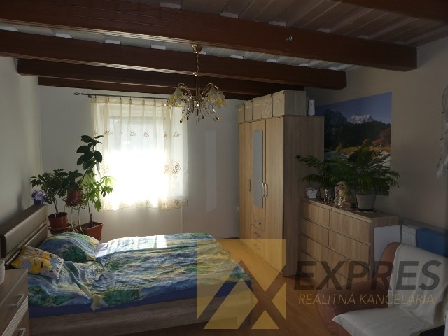 RK EXPRES - predaj rodinný dom v Handlovej, ul. Krasku - 8
