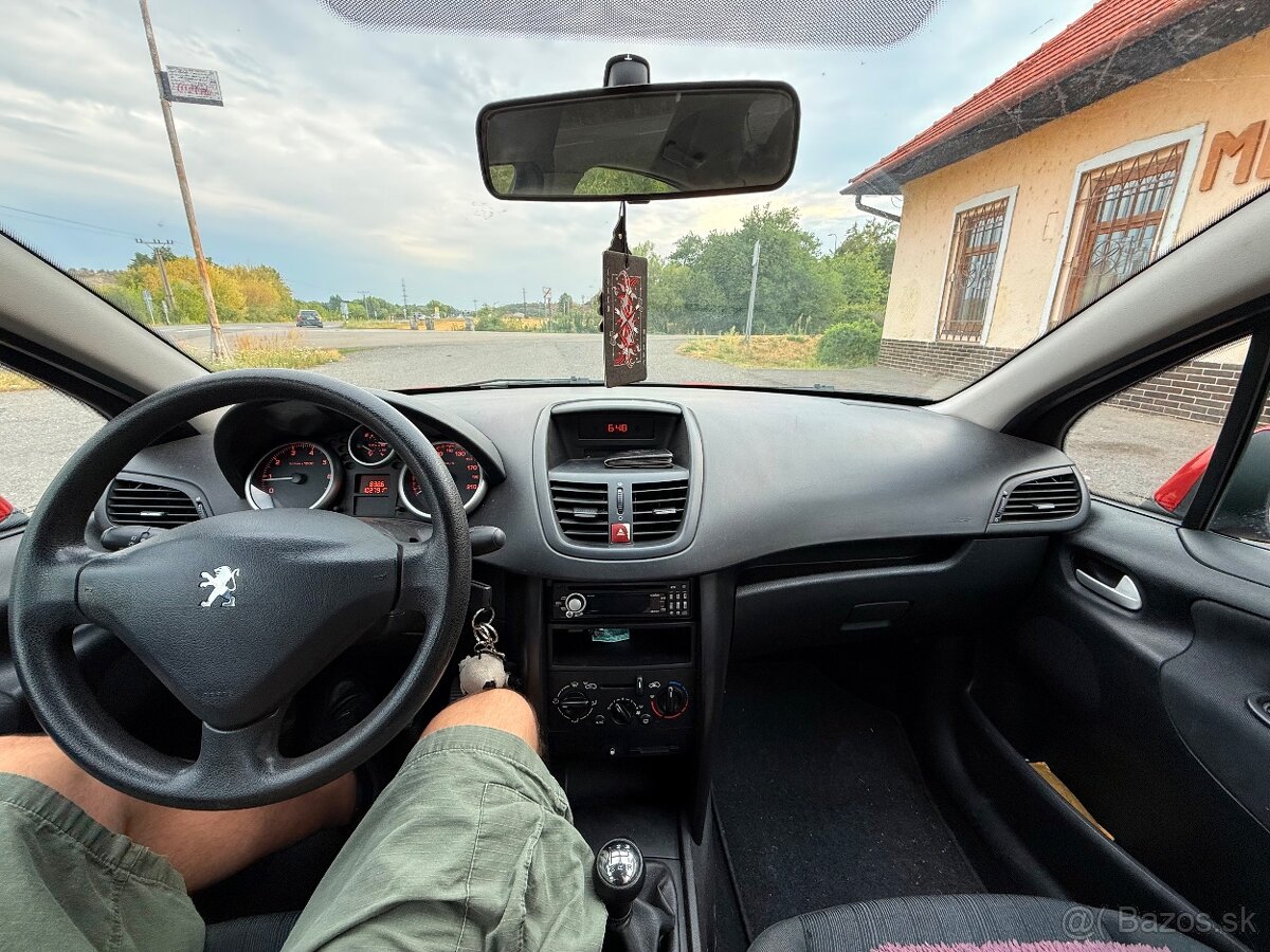 Peugeot 207 - 8