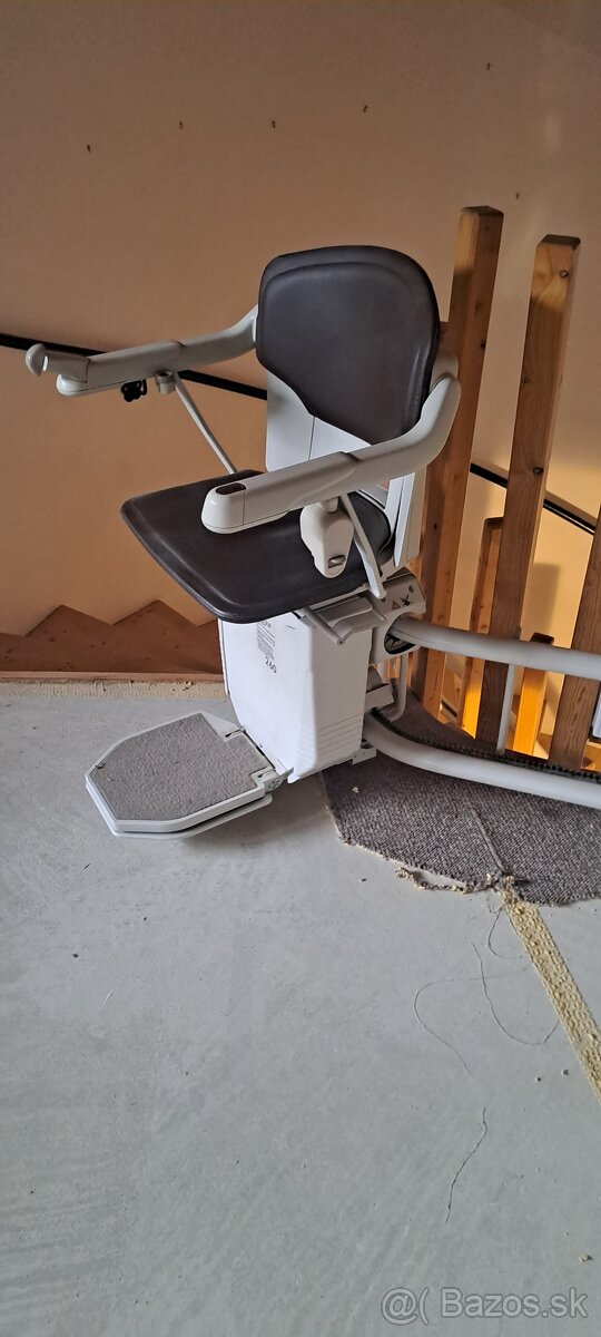 Schodiskovy výťah - 8