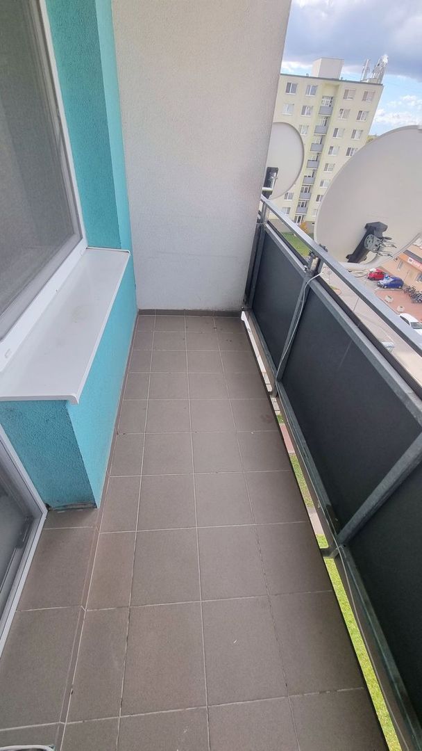 Rezervované - Čiastočne zrekonštruovaný bytík s loggiou - 8