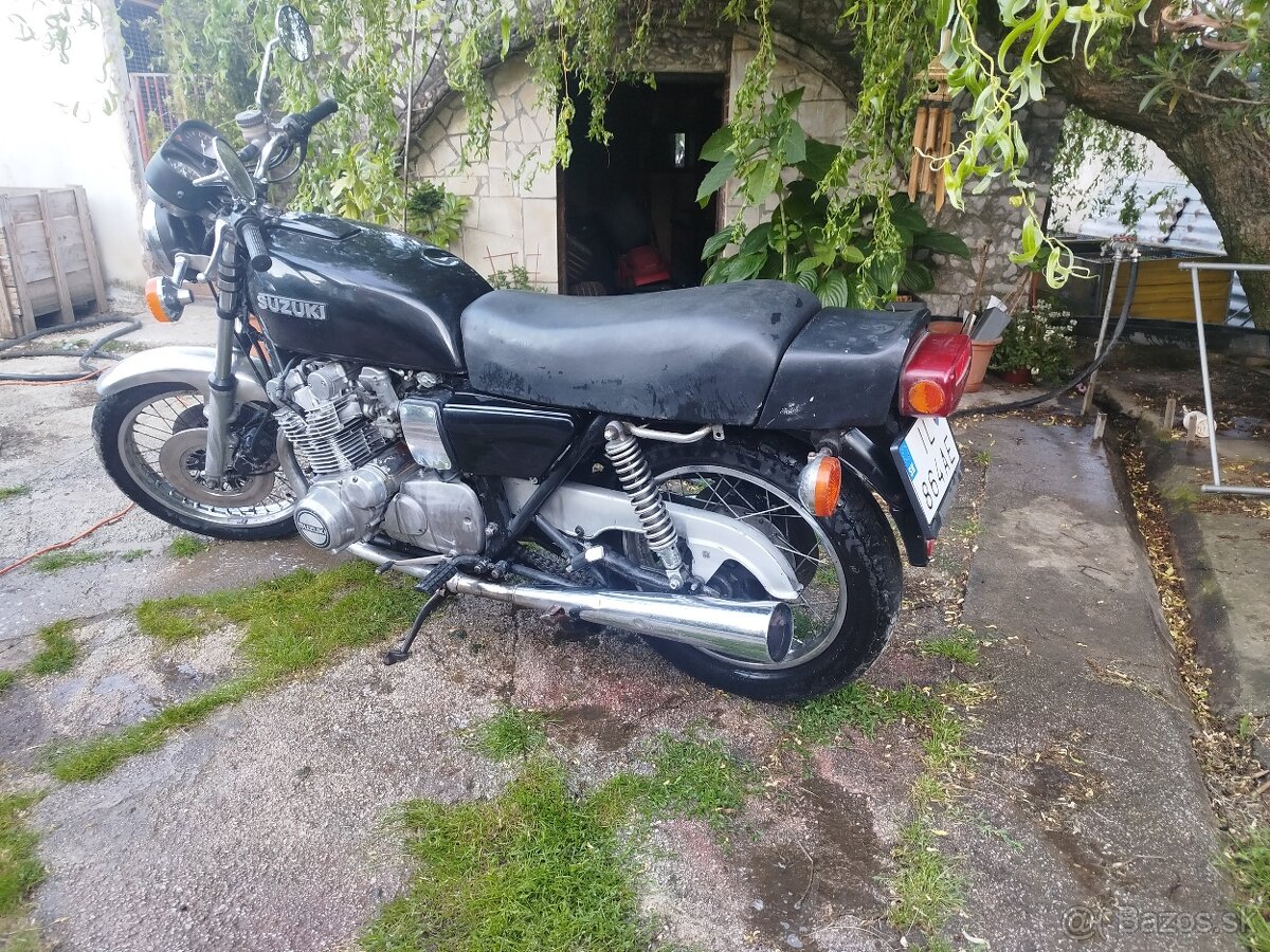 Suzuki GSX 750 - 8