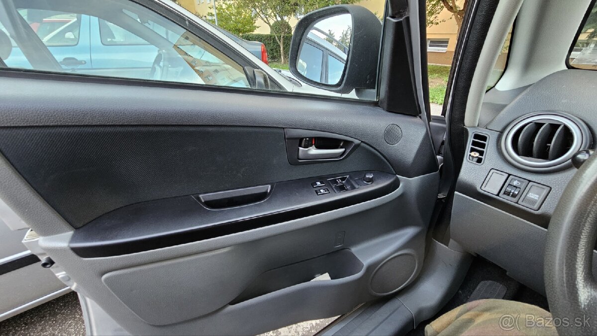 Suzuki SX4 - 8