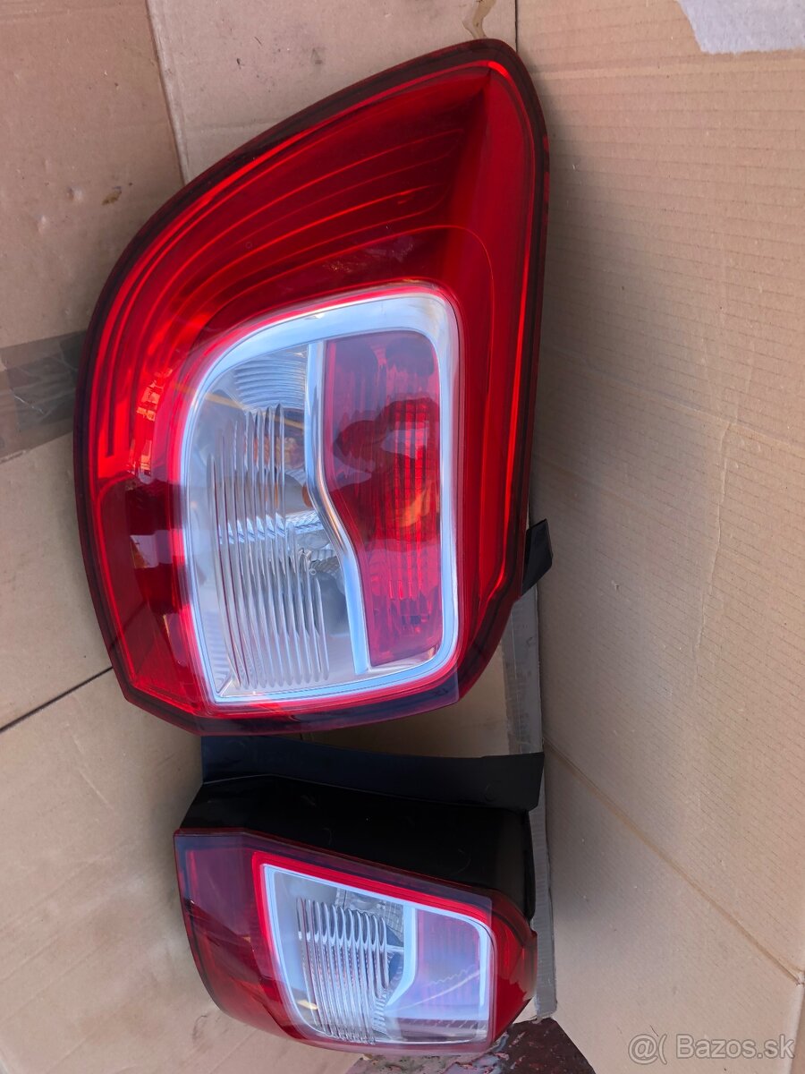 PREDNÉ A ZADNÉ SVETLA DACIA SANDERO ORIGINAL - 8