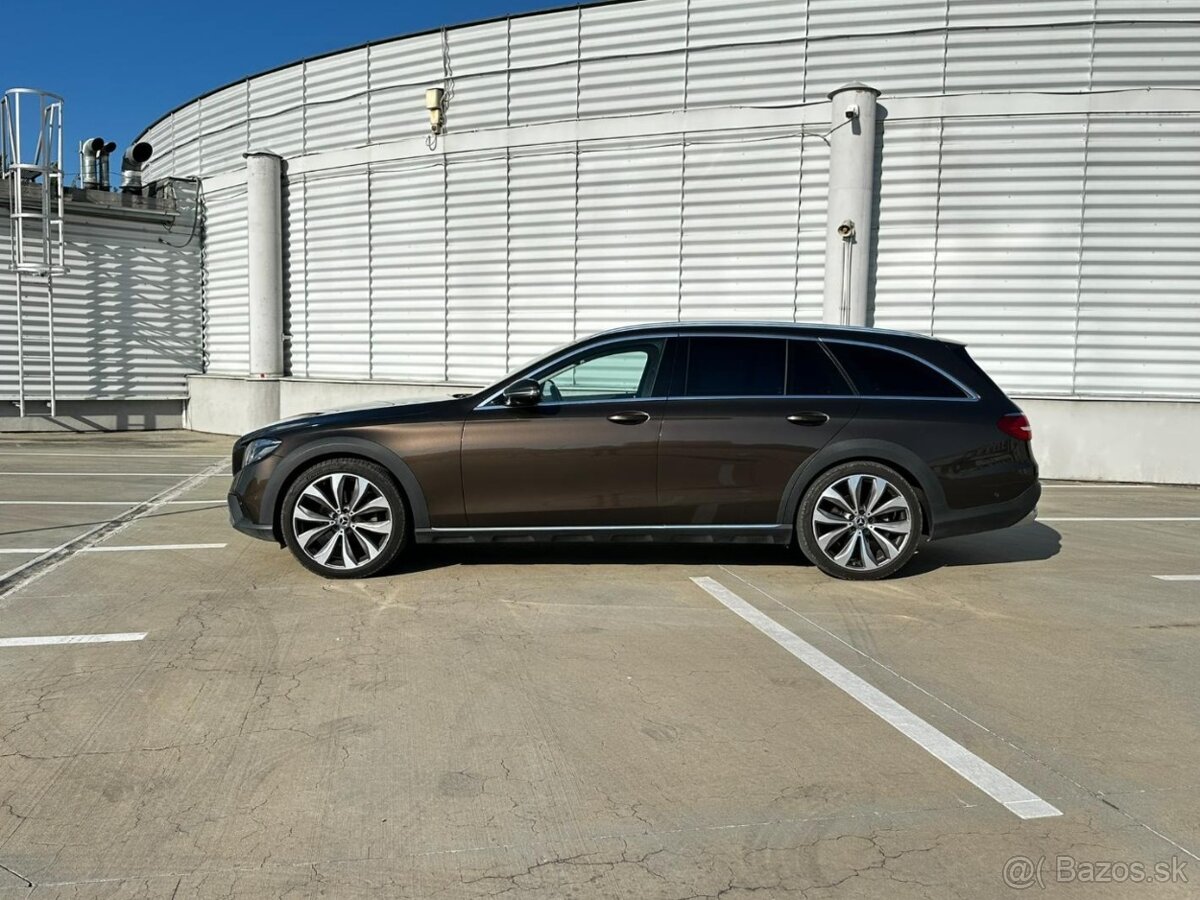 Mercedes-Benz E 220 d 4MATIC AllTerrain - 8