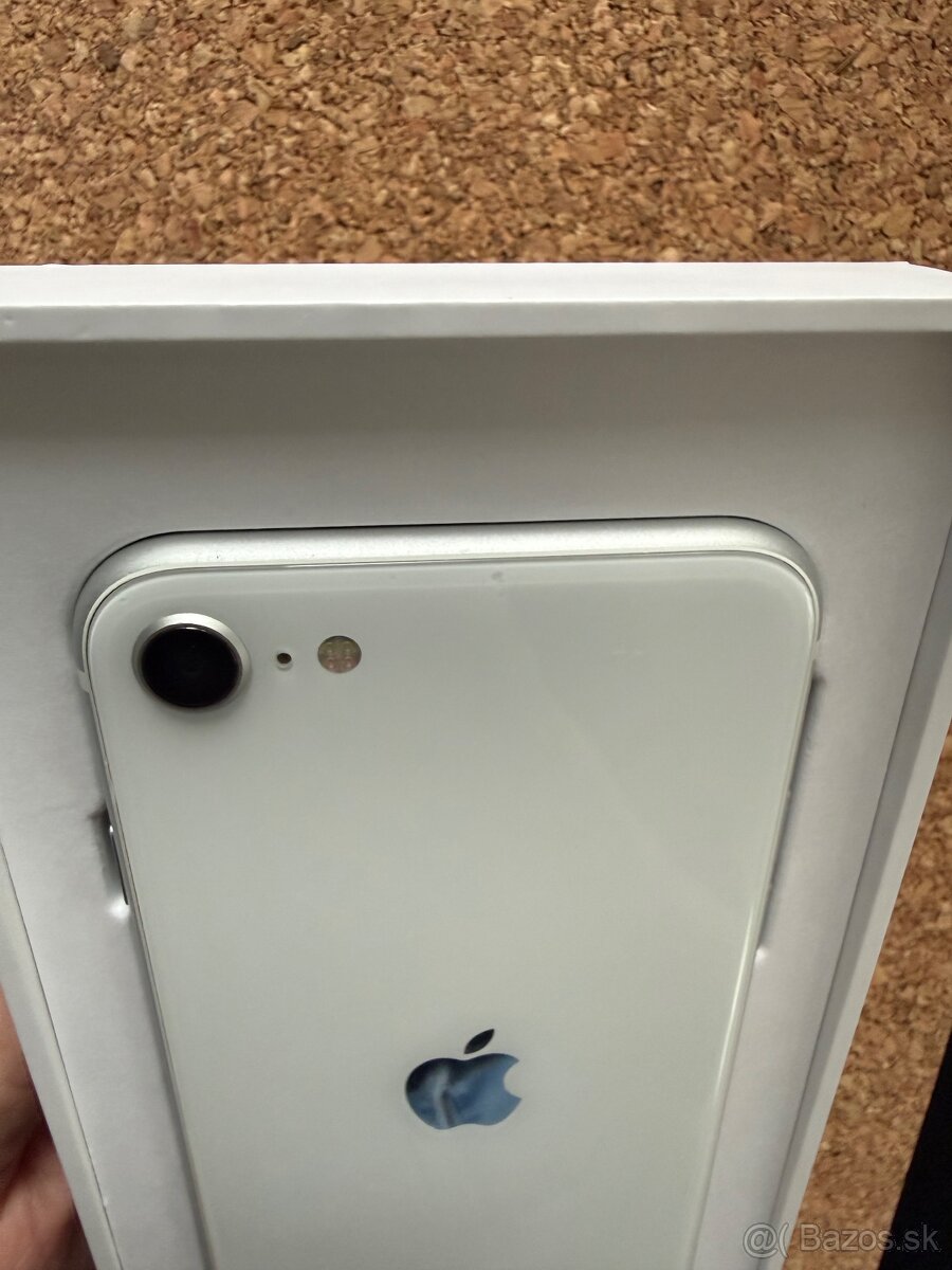 iPhone SE 2020 64GB - 8