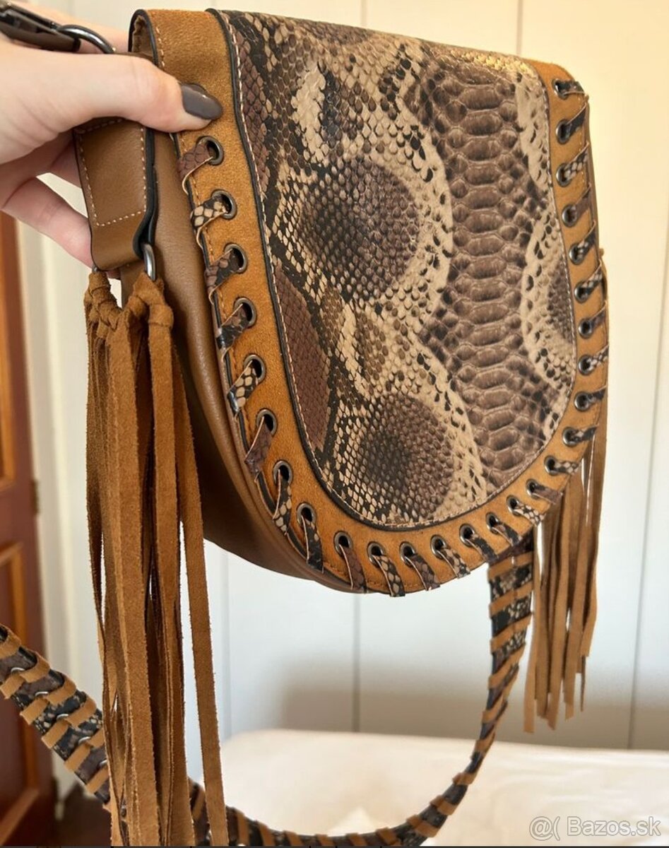 kabelka značka Reserved - 8