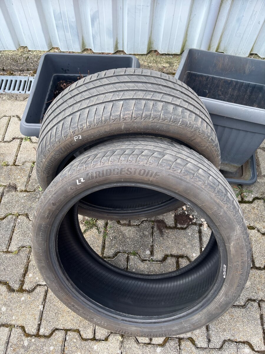 Predám 225/40r18 92y - 8