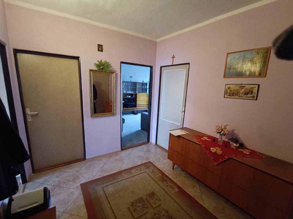 Na predaj veľkometrážny 3 izbový byt Žarnovica - 8