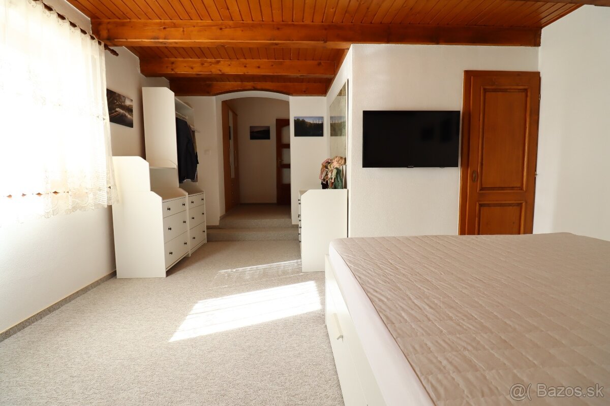 Rodinný dom s podnikateľským potenciálom vo výbornej lokali - 8