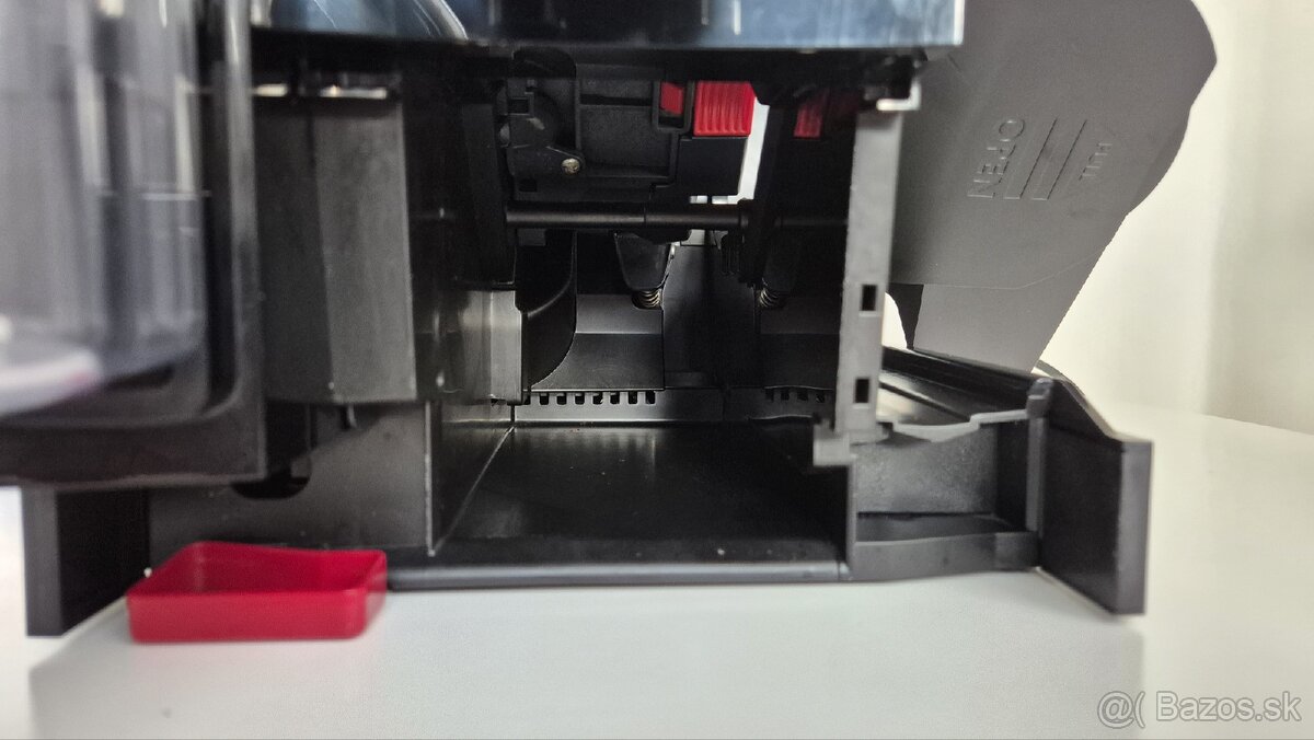 Kávovar DeLonghi Magnifica Evo 2023 roku - 8