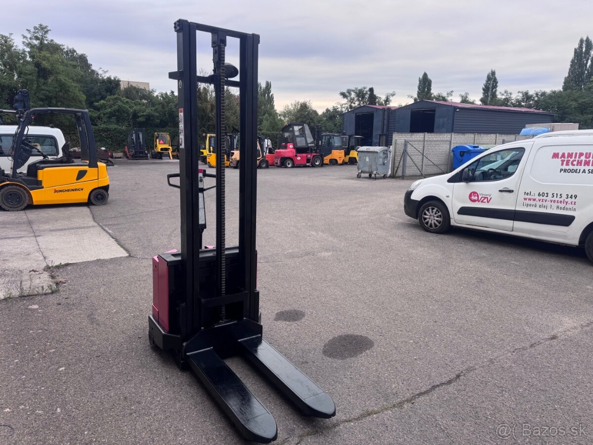 Vysokozdvižný vozík ručně vedený s plošinkou 1,2t - 8