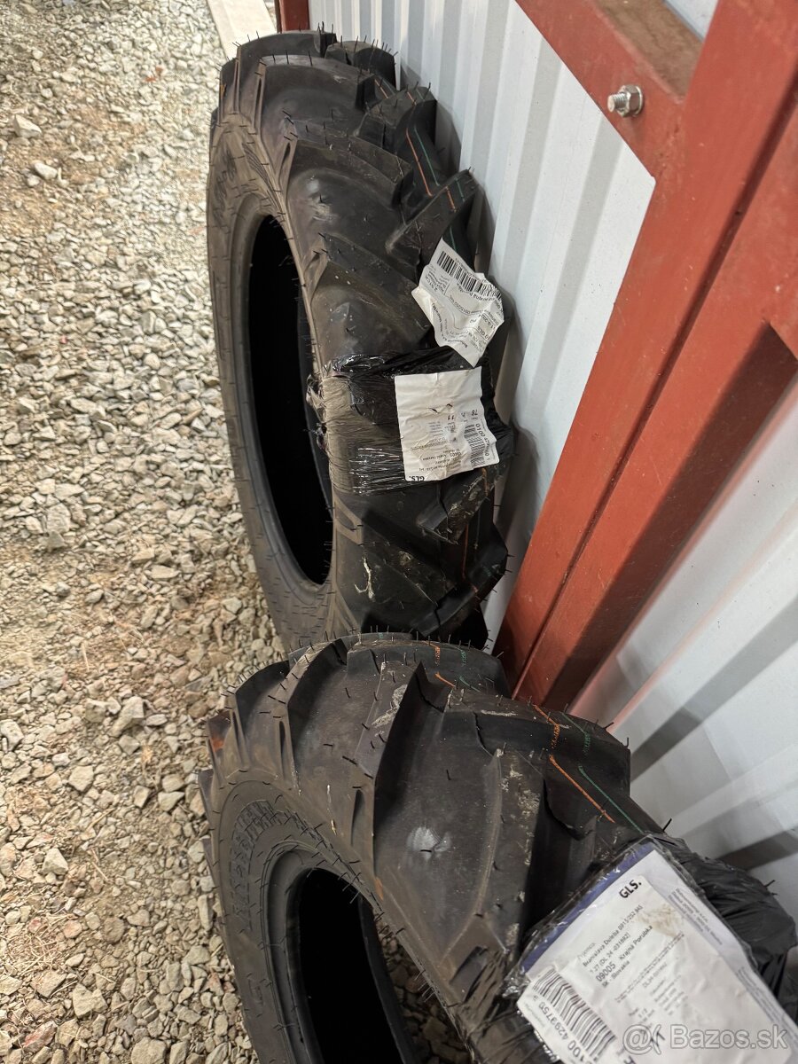 Vlecka s pohonom za traktor - 8