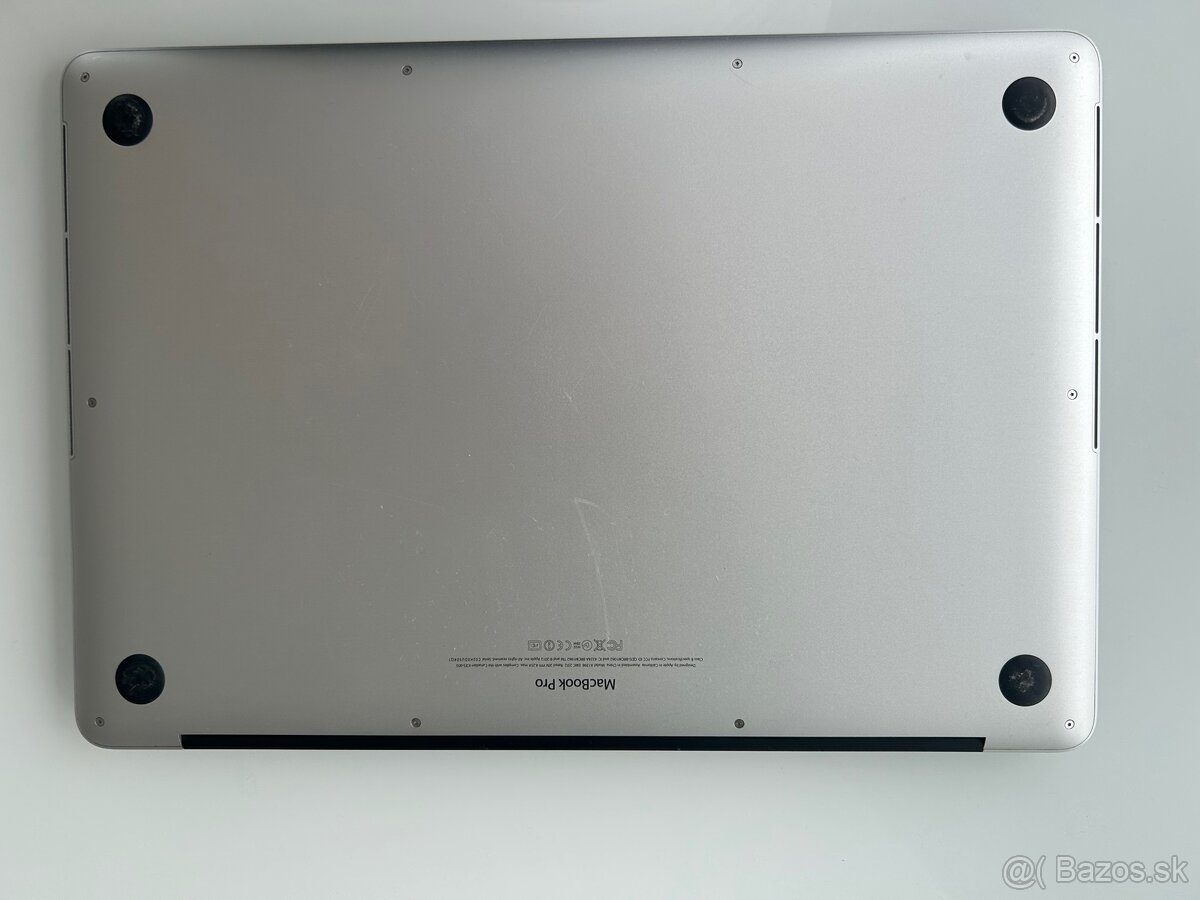 MacBook Pro 15" Retina ,TOP STAV - 8