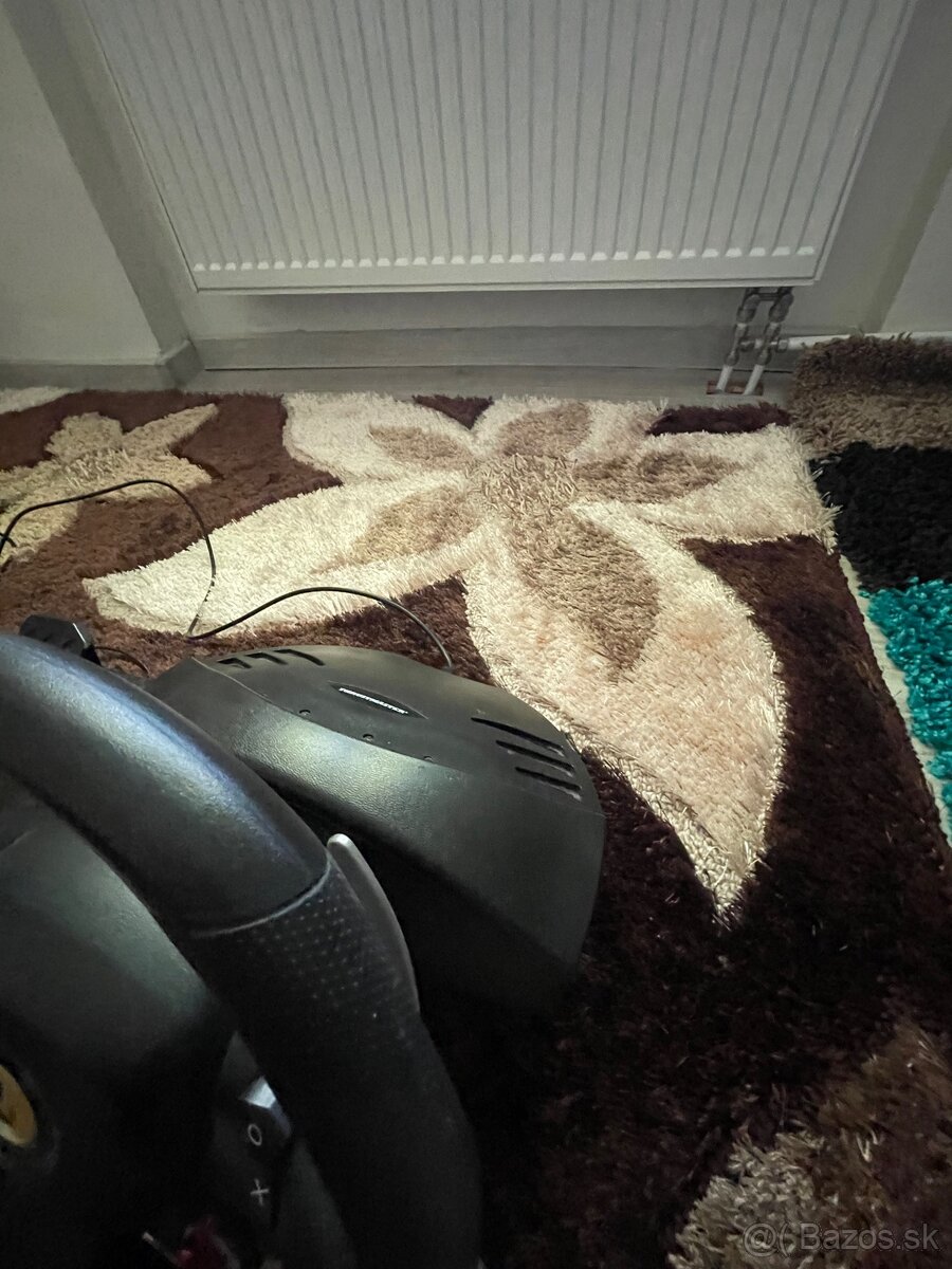 Volant thrustmaster - 8