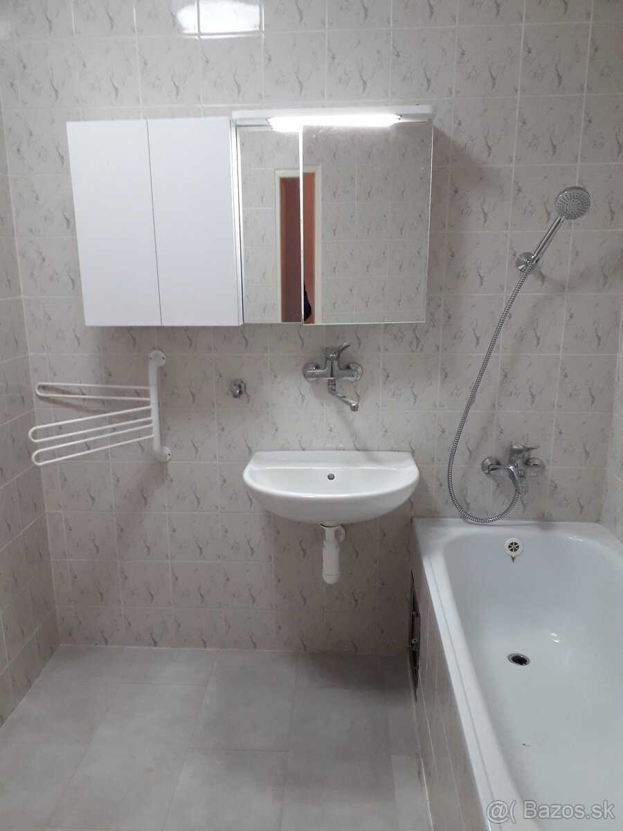 Realitný kancelária REALADR s.r.o. - 8