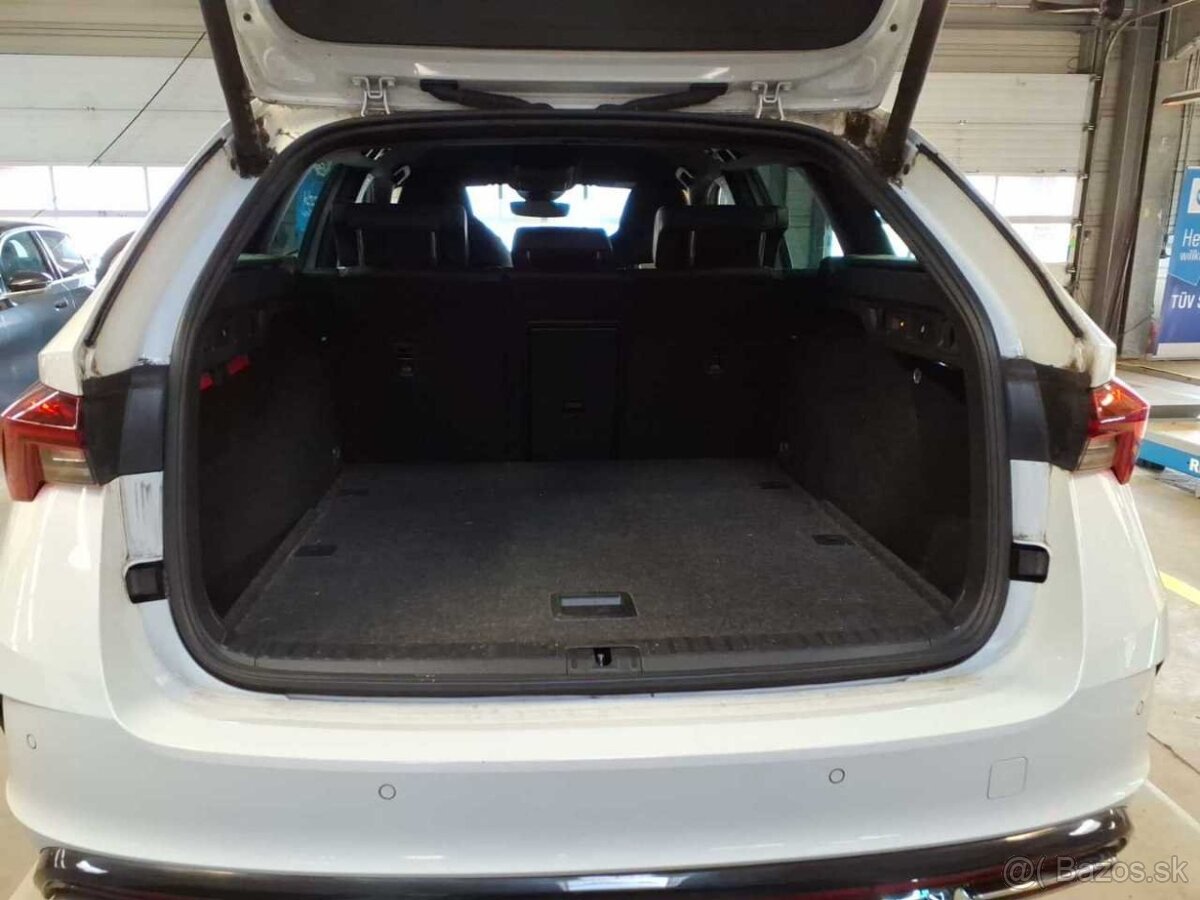 Škoda Octavia Combi 2.0 TDI DSG RS Plus - 8