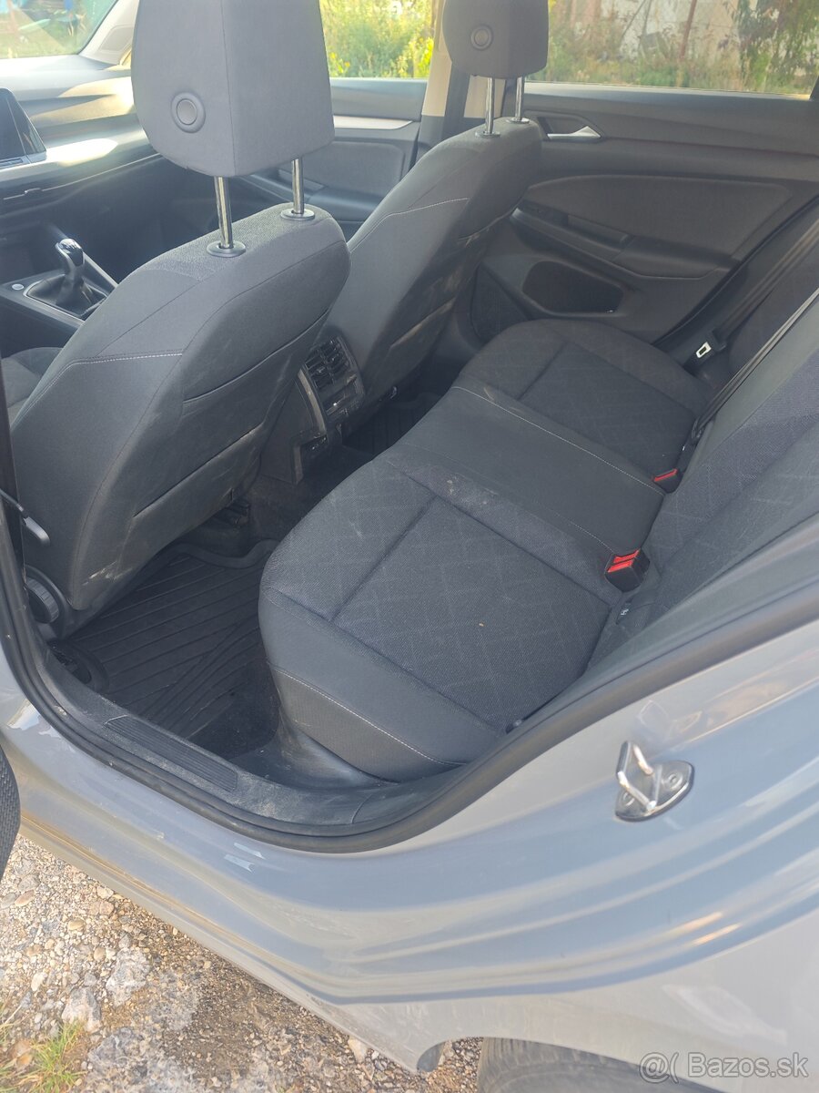 Predám VW Golf 8 1.5 TGI - 8