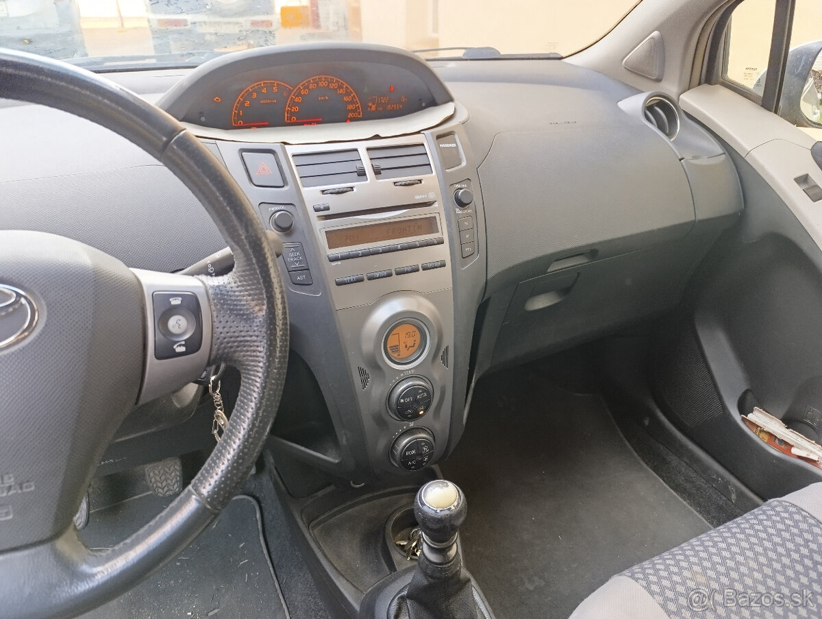 Predám TOYOTA YARIS 1.4D TS - 8
