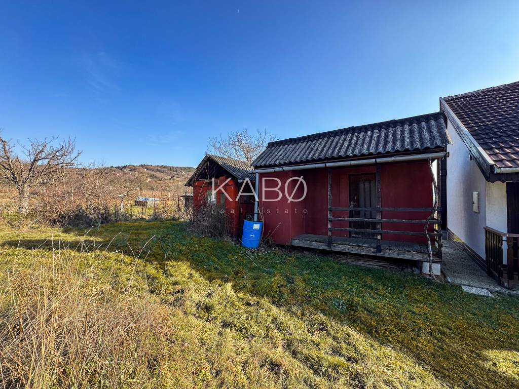 Krásna vinica pri Nitre - 895 m2 - 8
