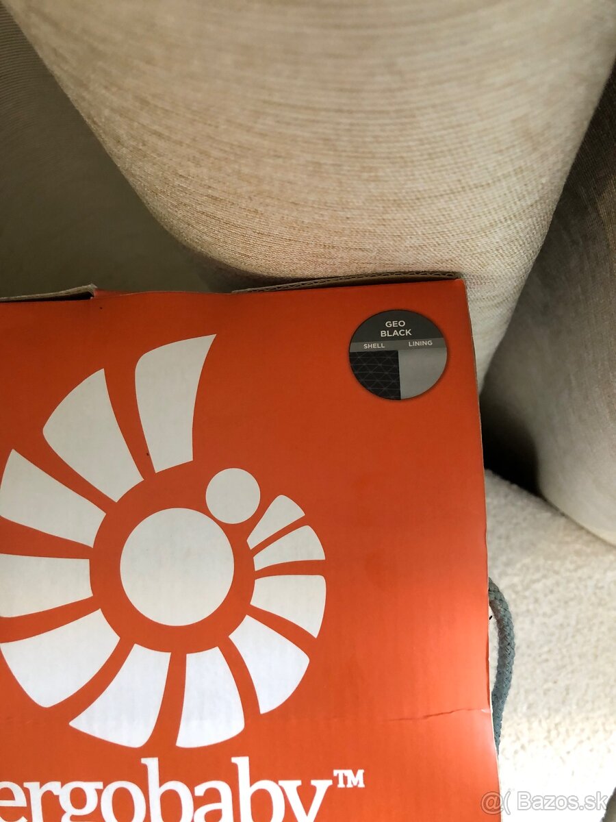 Ergobaby nosič Adapt - Geo Black - 8
