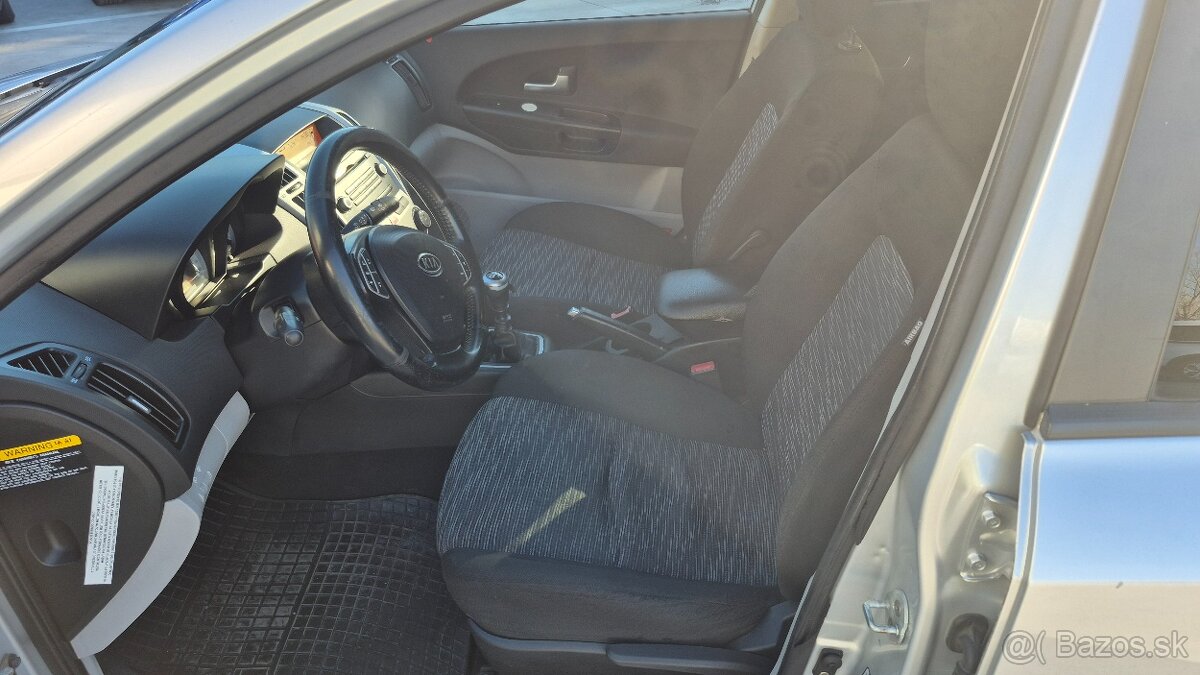 Kia Ceed SW 1.6 crdi 66kw M5 - 8