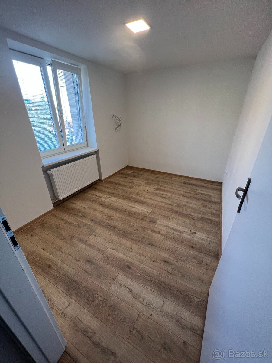 predaj 1 a pol izbového bytu Handlová -komplet rekonštrukcia - 8