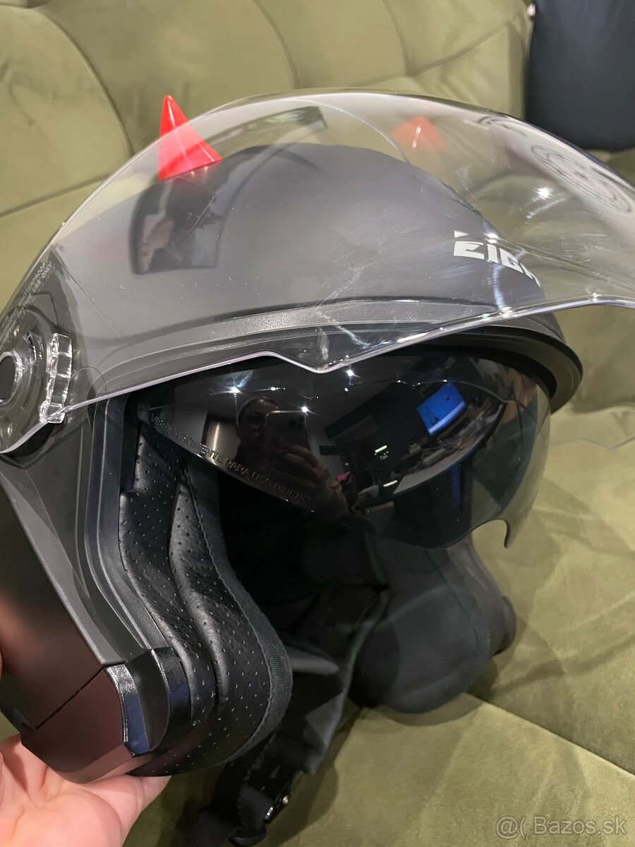 Prilba Eight s bluetooth - 8