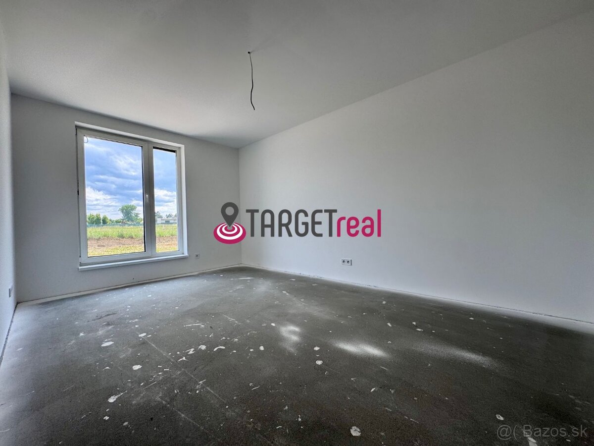 TARGETreal┃4 izbový rodinný dom s nádherným 720 m pozemkom a - 8