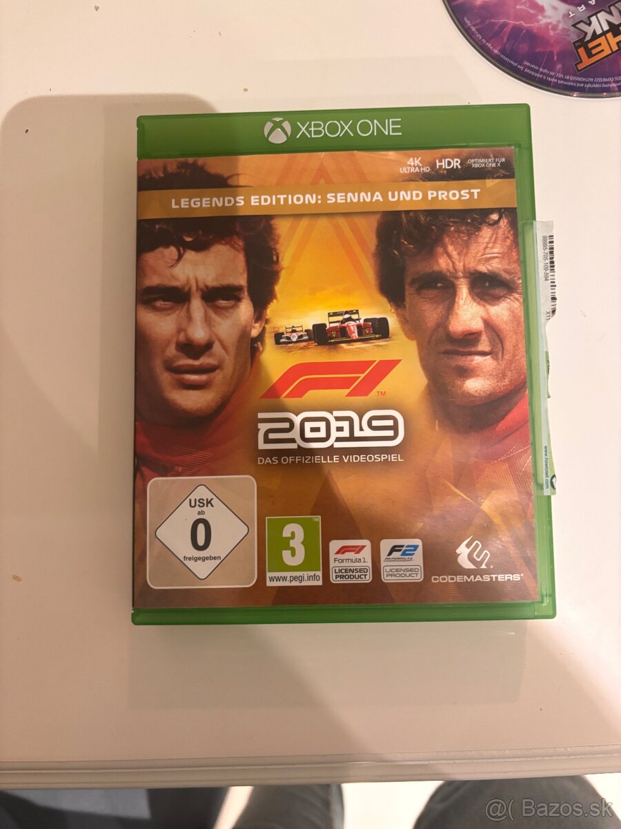 Predam XBOX ONE X 1tb - 8