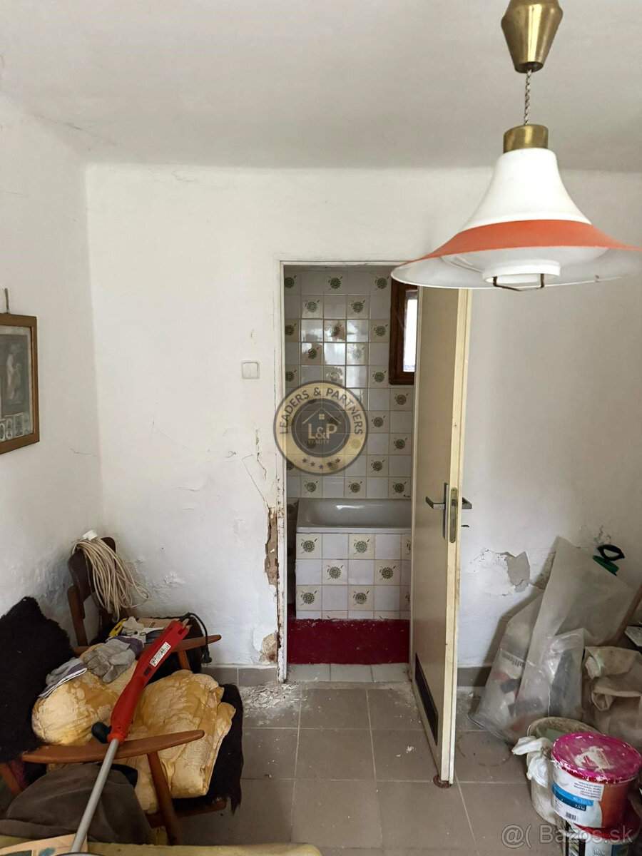 Na predaj starší rodinný dom v obci Plavecký Mikuláš - 8