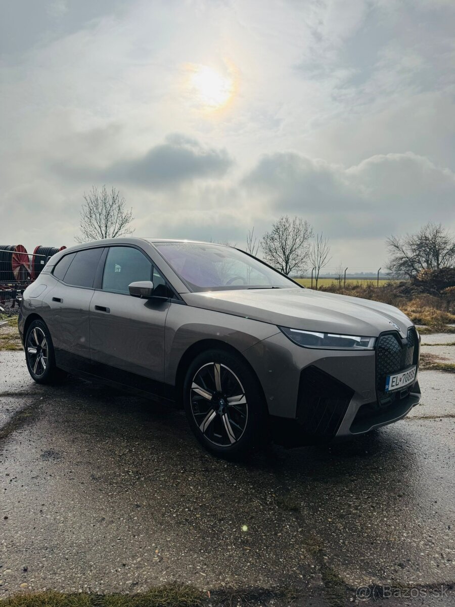 Predam BMW iX50 Xdrive - 8