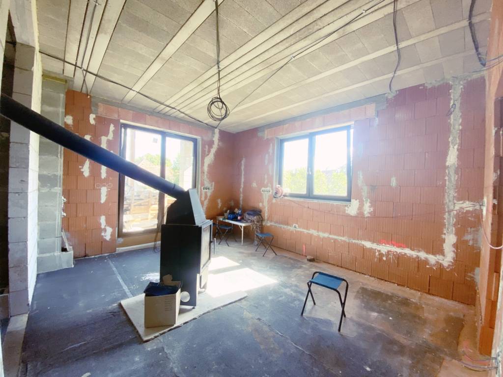 4 izbový bungalov na samote s pozemkom 3532 m2.Kolíňany Bara - 8