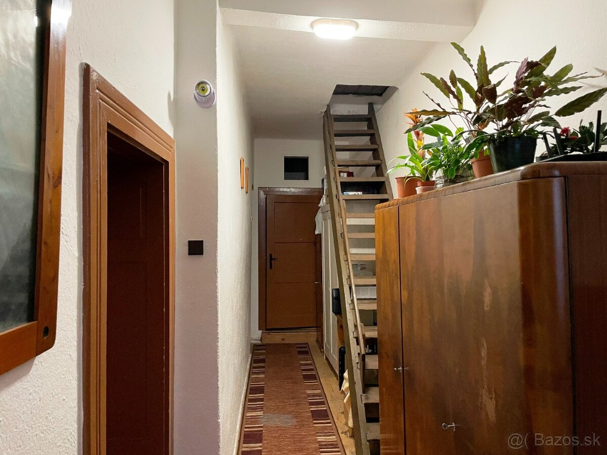 Rodinný dom s garážou a záhradou blízko pri Poprade - 8