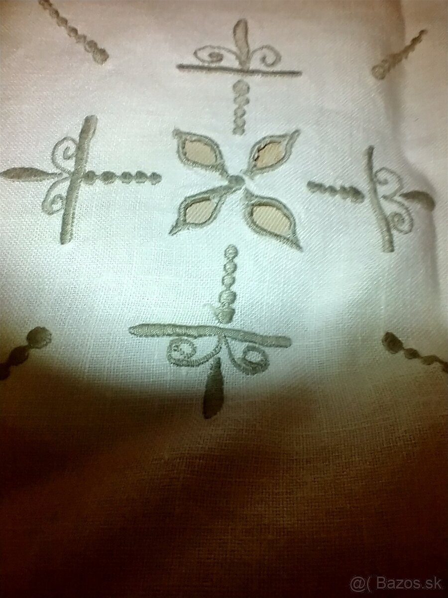 Retro vyšívané obrusy - 8