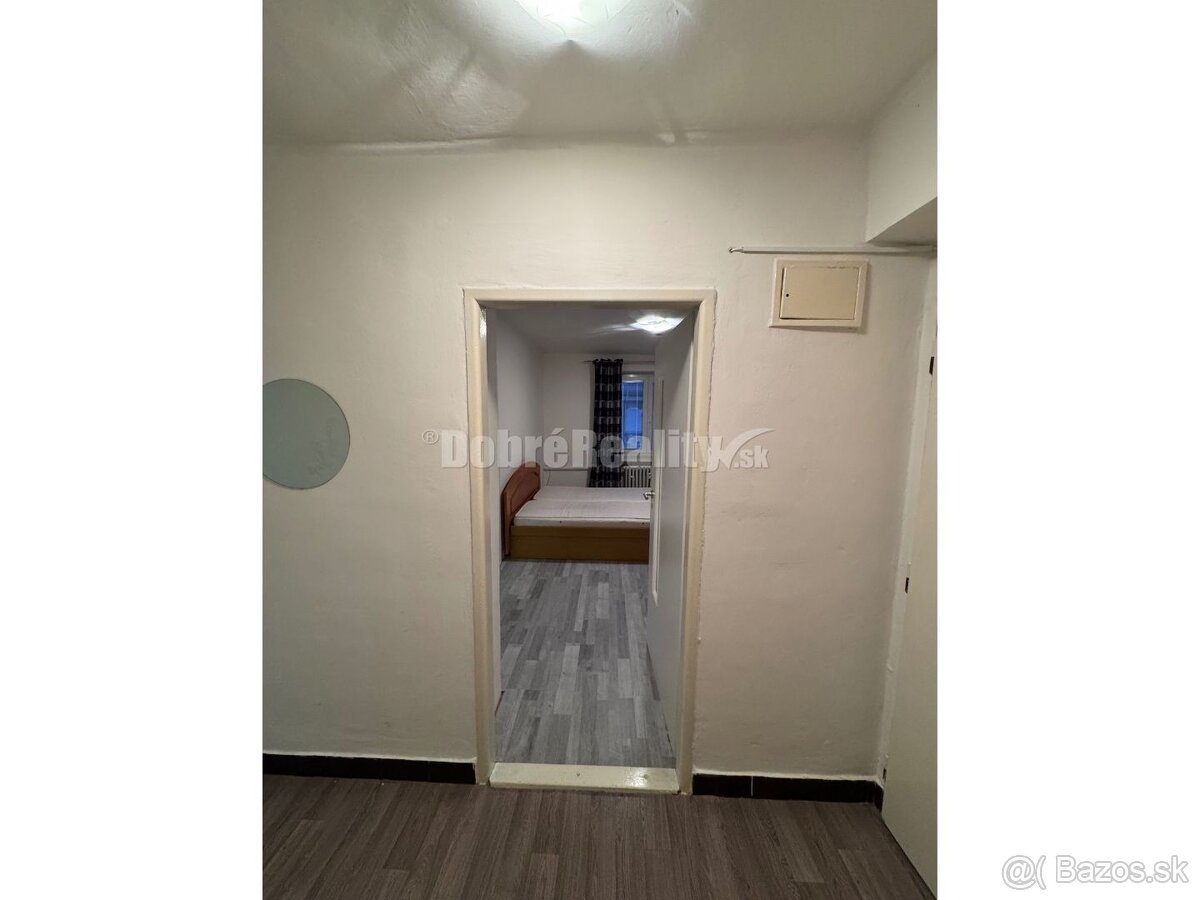 REZERVOVANÉ.......Na predaj 2 izbový veľkometrážny byt v Han - 8