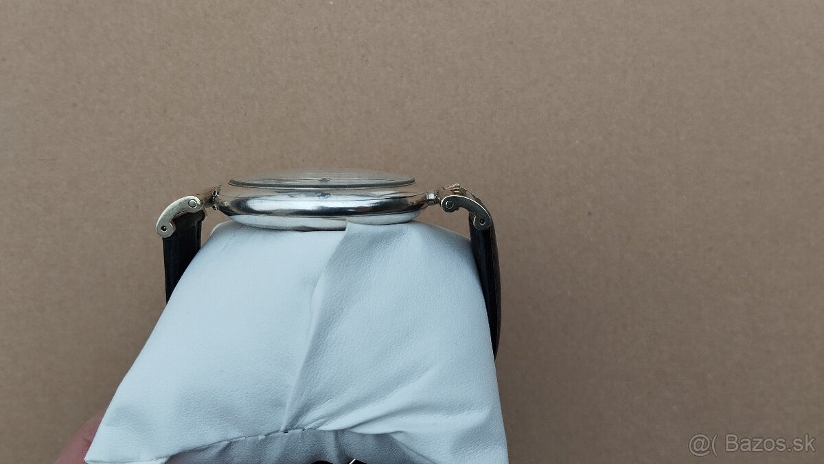 Krásné starožitné hodinky IWC Schaffhausen zdobené medailemi - 8