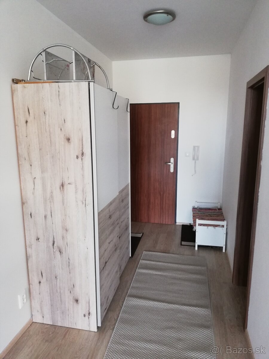 Na predaj 1-izbový byt so záhradou a parkovacím miestom – Sl - 8