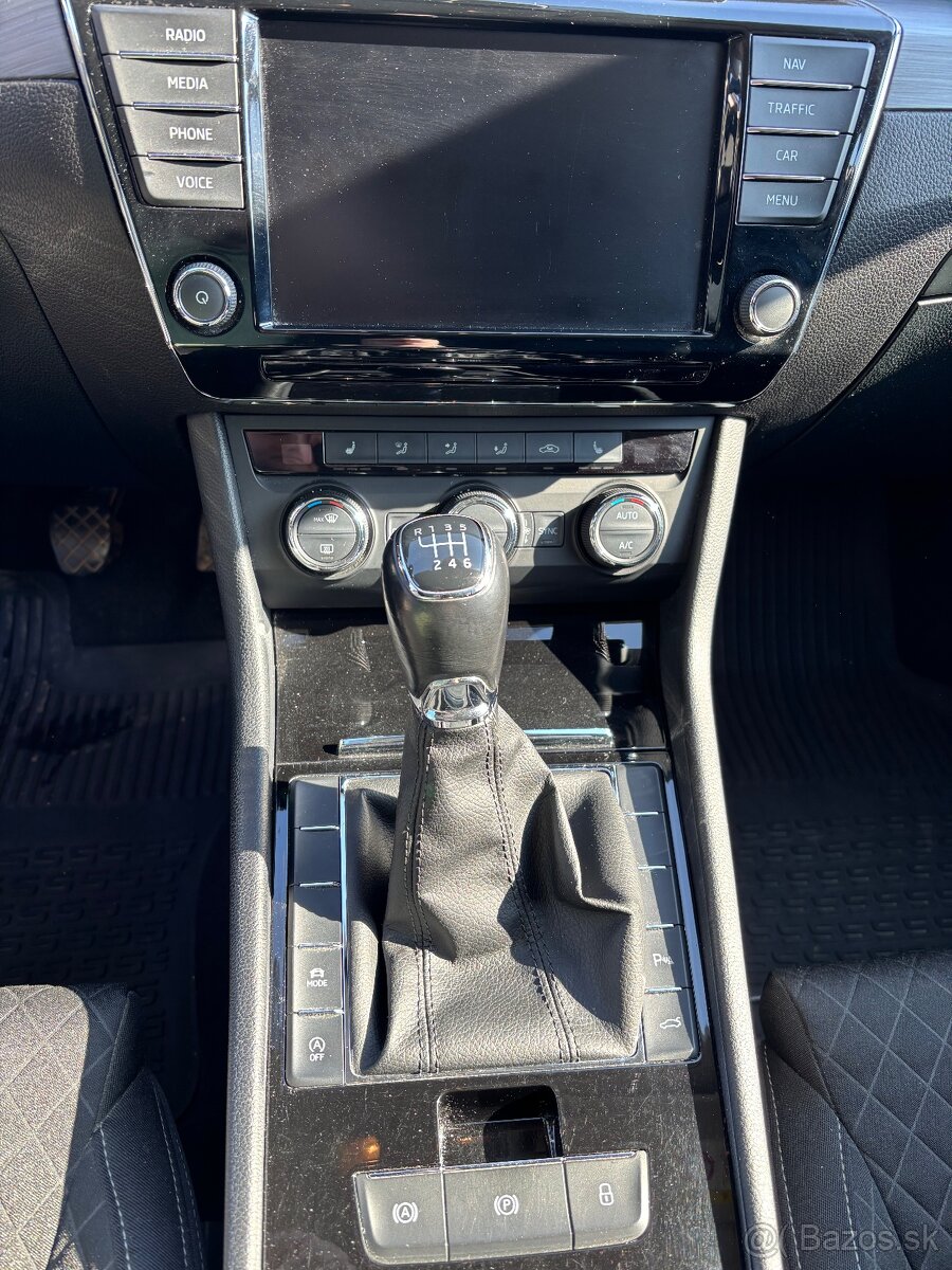 Škoda superb,zachovalý stav - 8