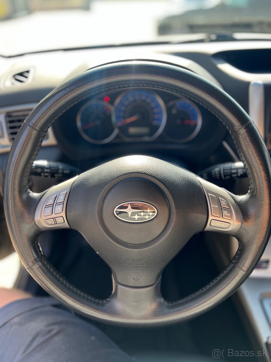 Subaru Forester PREMIUM - 8