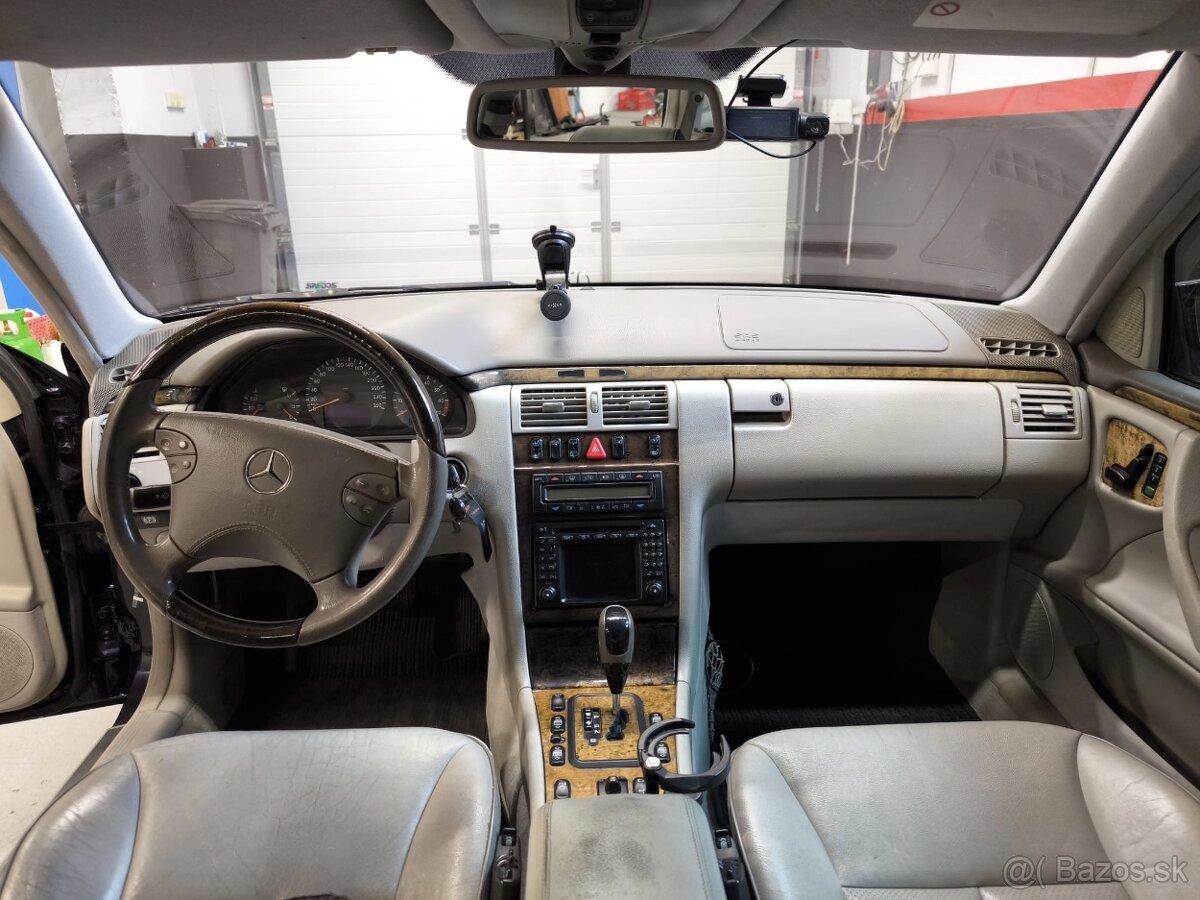 MERCEDES BENZ W210 E430 - 8