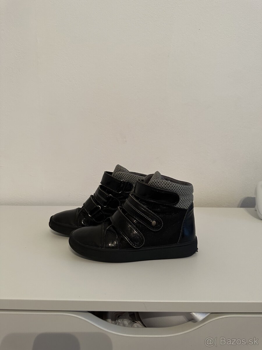 Predám jesenno-jarné topánky, pravá koža , veľkosť 32 - 8