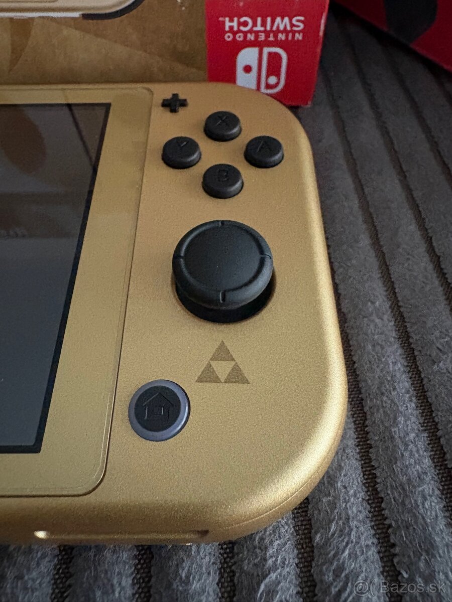 Nintendo Switch Lite Hyrule Edition + Magnetický kryt - 8