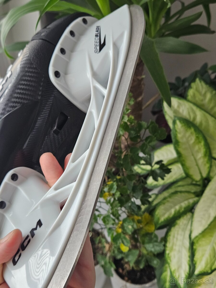 Hokejové korčule CCM Next 44,5 - 8