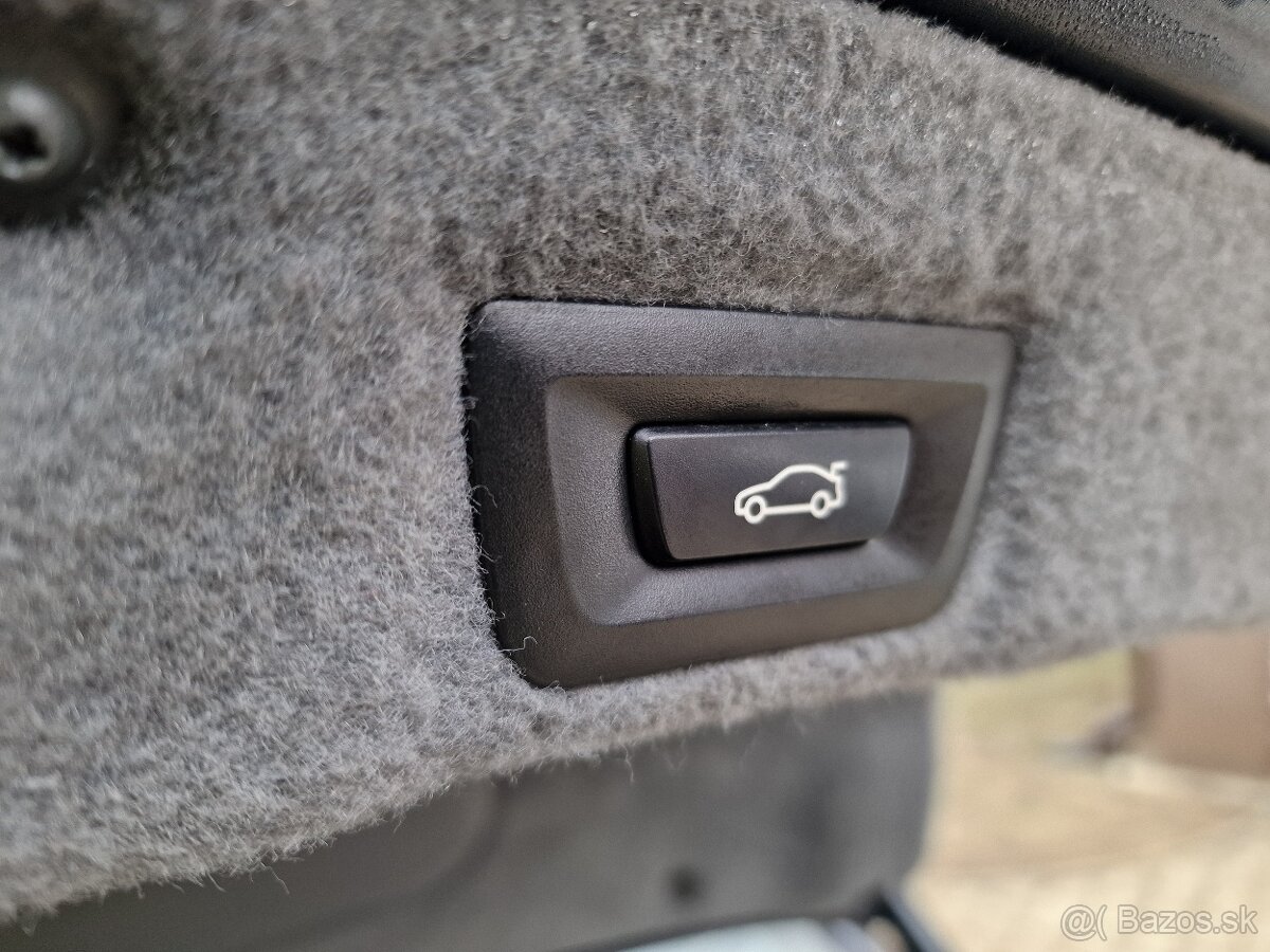 BMW 740i 320k A/T8 (benzín) - 8