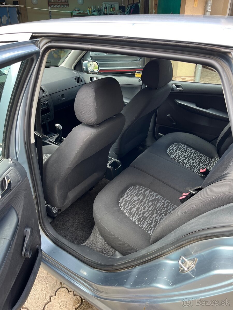 Škoda Fabia kombi 1.4 MPI - 8