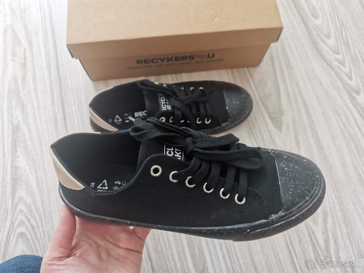 Čierne dámske ekologické tenisky Recykers č. 38 - 8