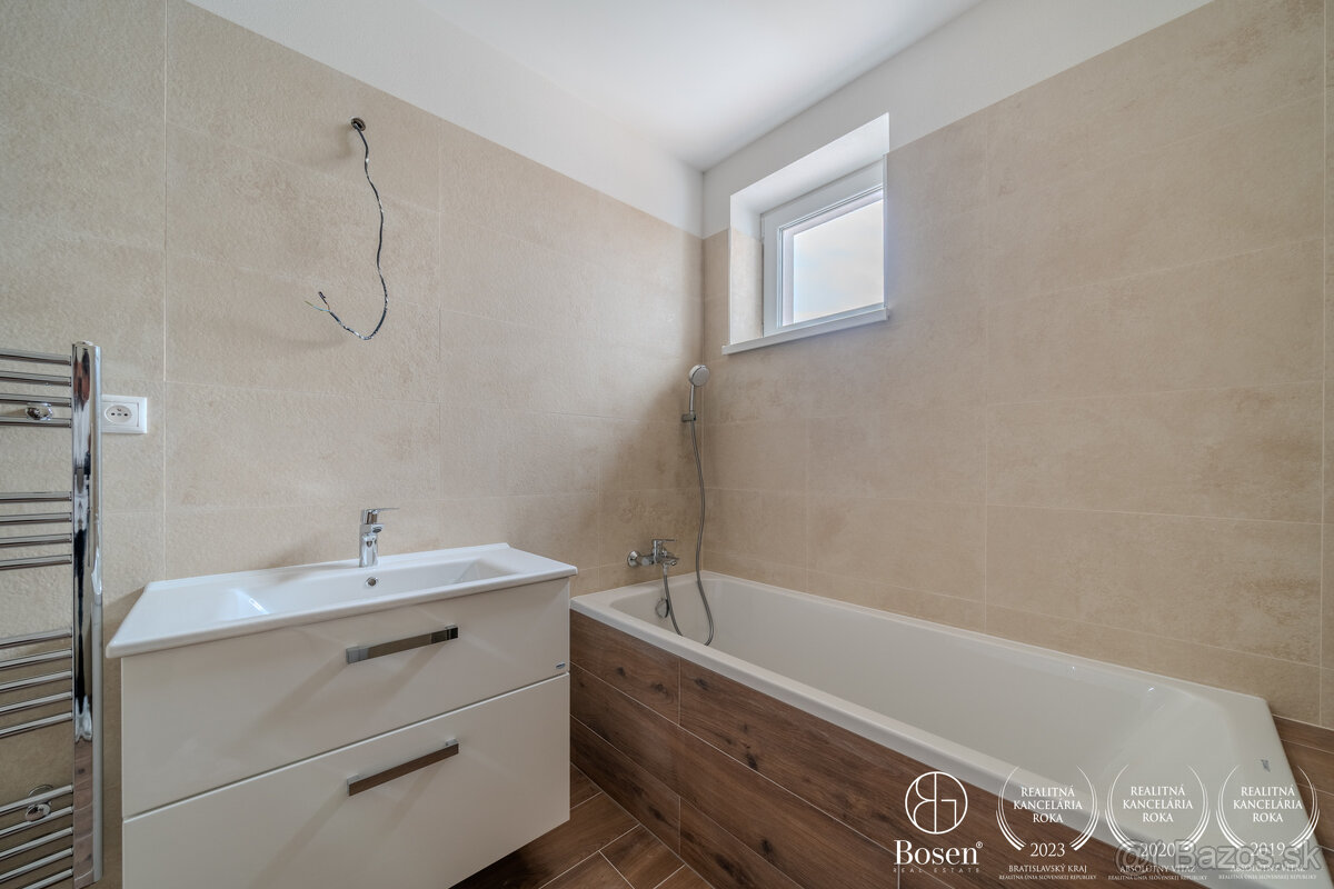 BOSEN | ZNÍŽENÁ CENA 4 izbového domu vo vysokom štandarde, Š - 8