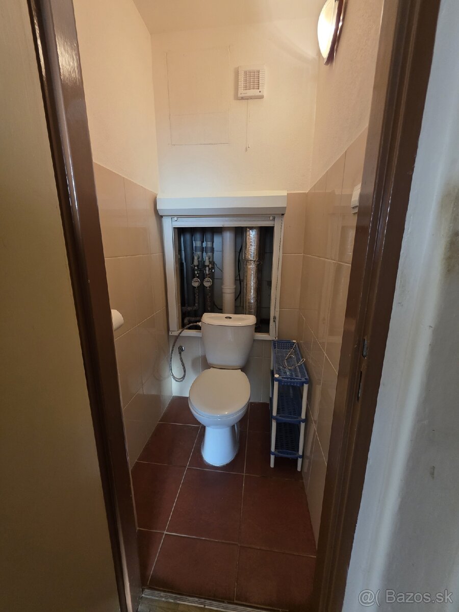 Predám 2 izbový byt - Levice - 8