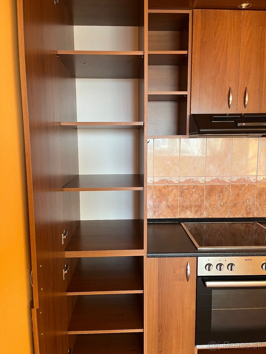 Kuchynska linka cela - 8