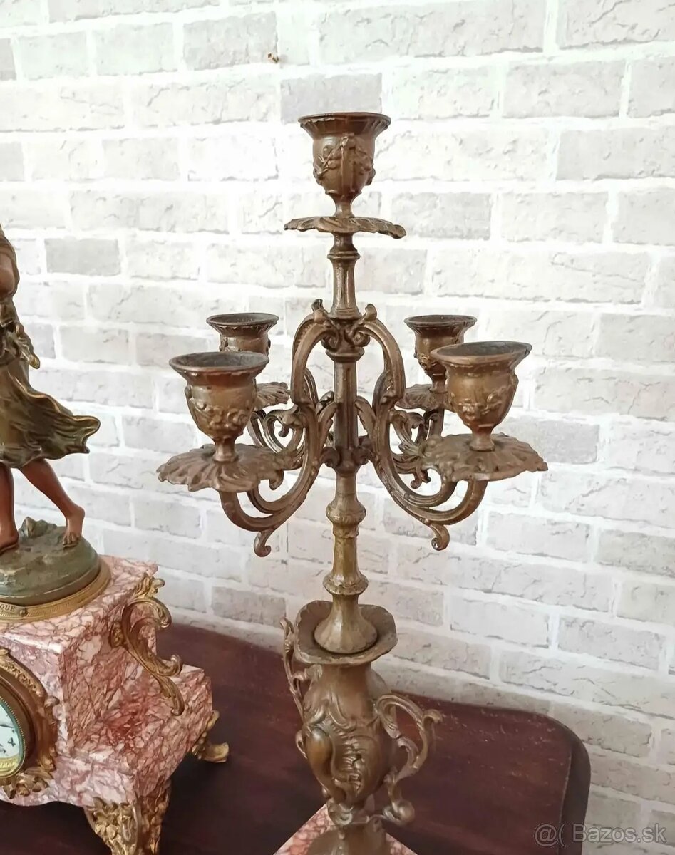 Staroẓ̌itné hodiny - 8